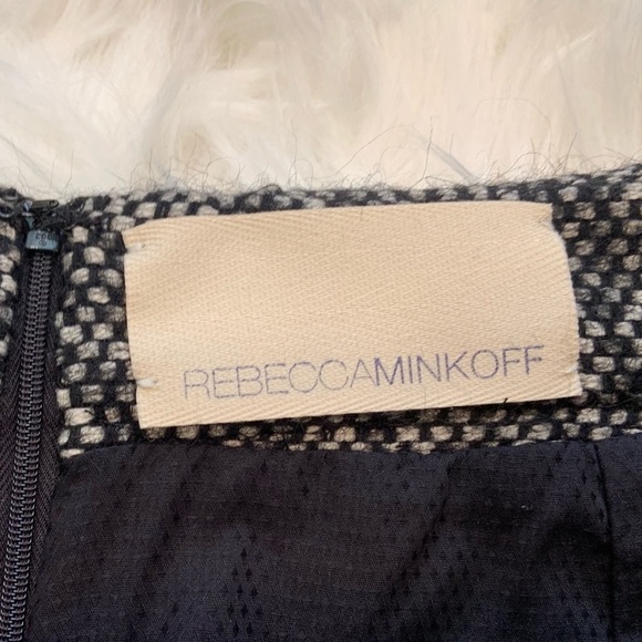 Rebecca Minkoff Tweed Mini Skirt /
Size: US10 - Picture 4 of 5